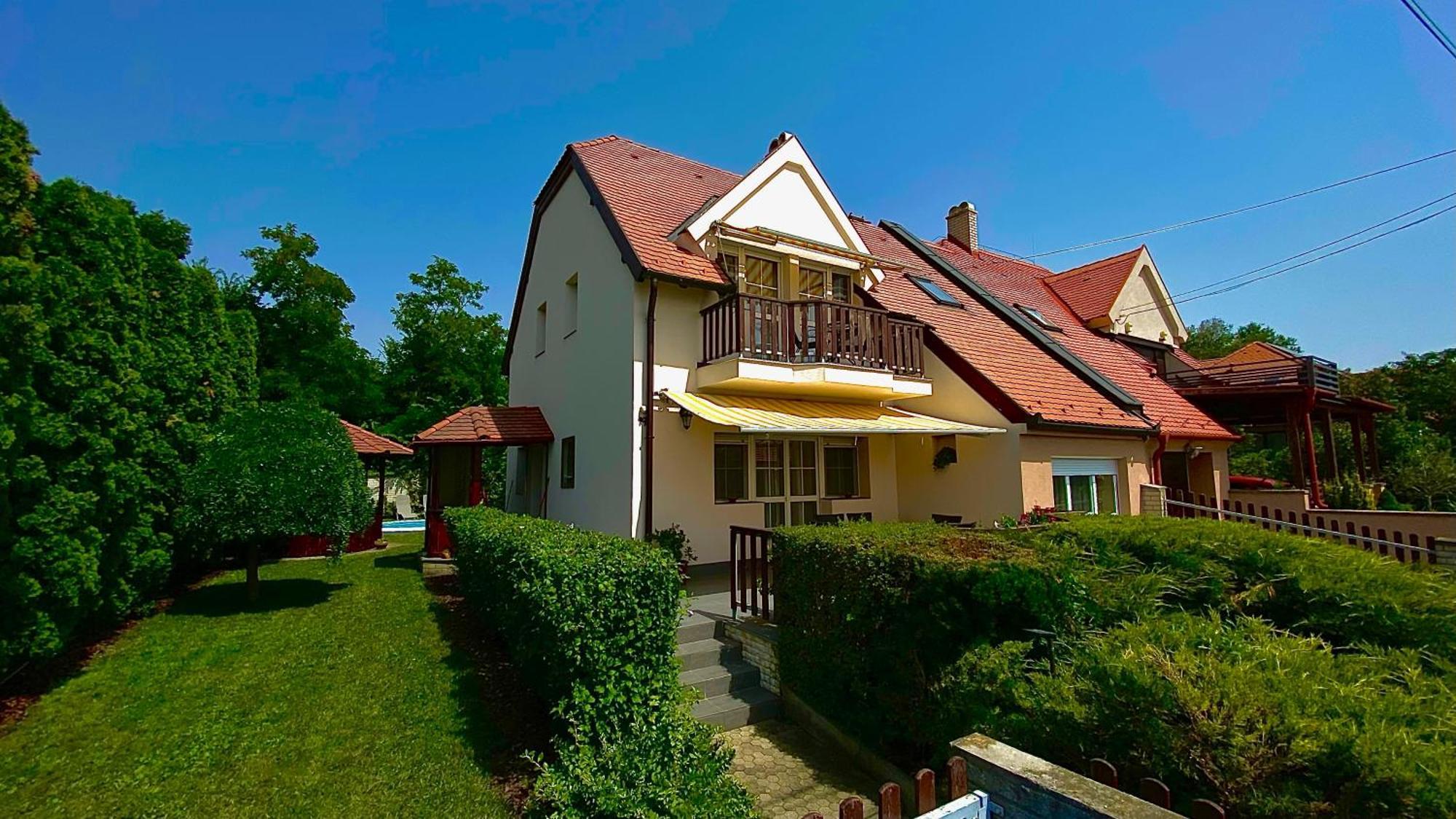 Vila Szepkilatas Vendeghaz Balatonfůzfő Exteriér fotografie