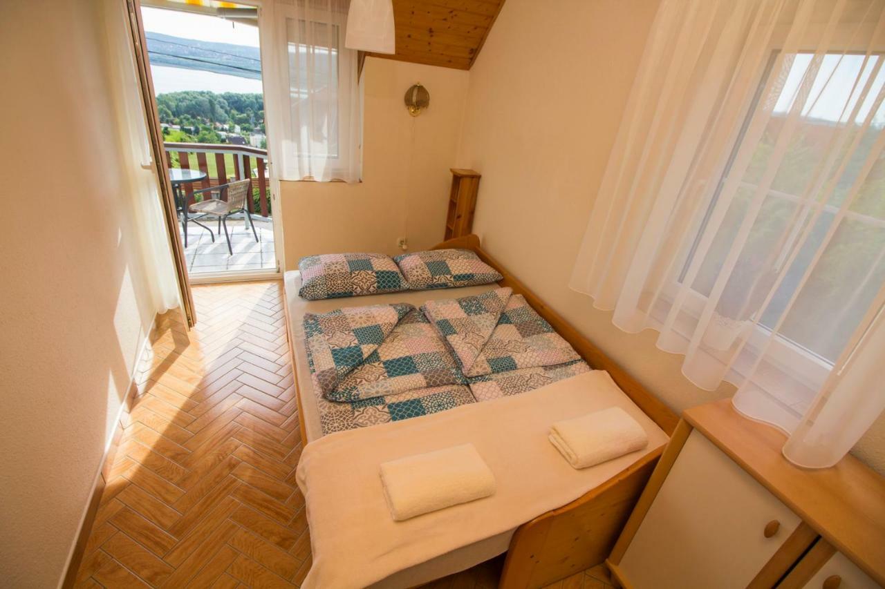 Vila Szepkilatas Vendeghaz Balatonfůzfő Exteriér fotografie
