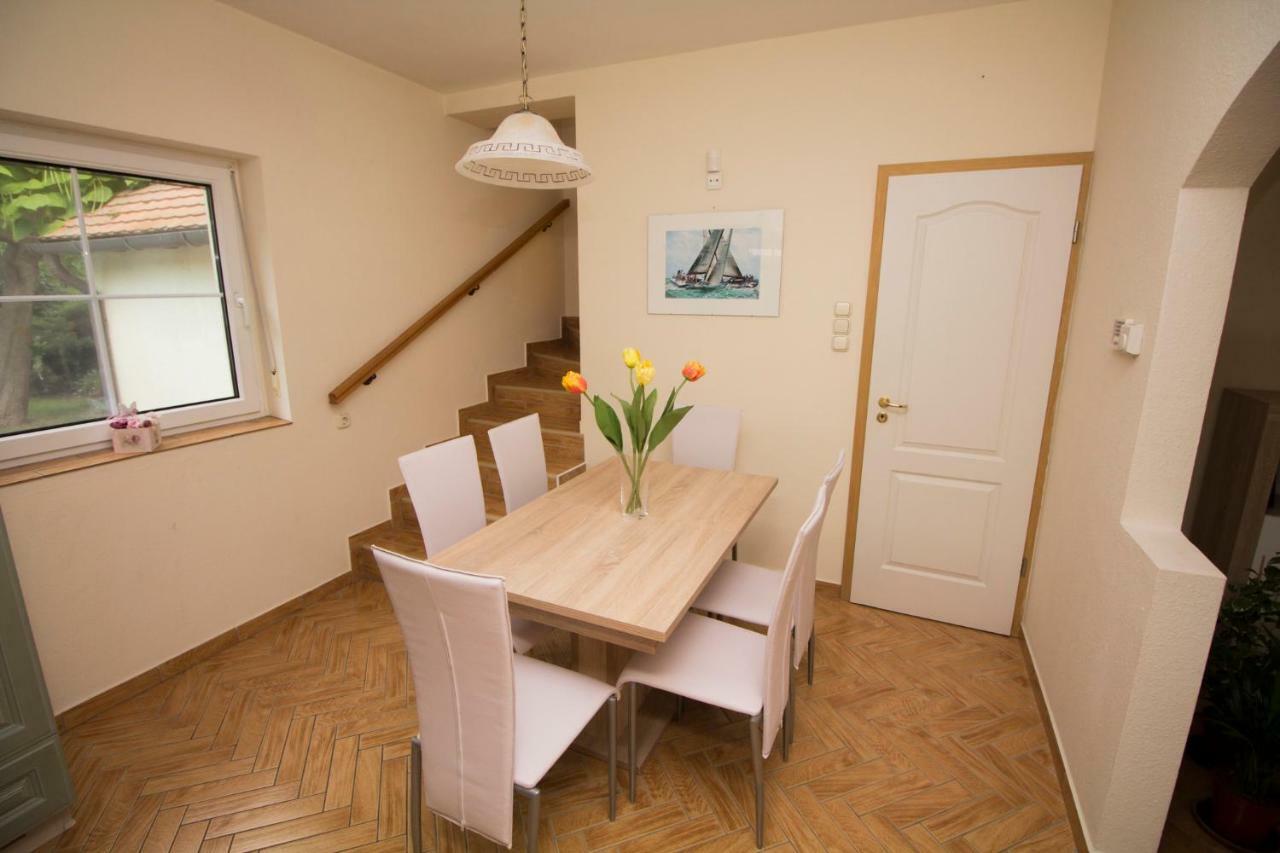 Vila Szepkilatas Vendeghaz Balatonfůzfő Exteriér fotografie